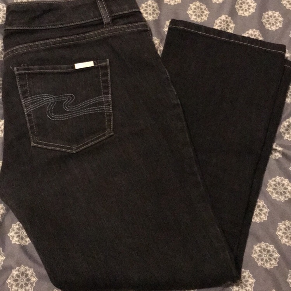 White House Black Market Capris